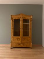 Antike Vitrine / Glasschrank aus Holz
