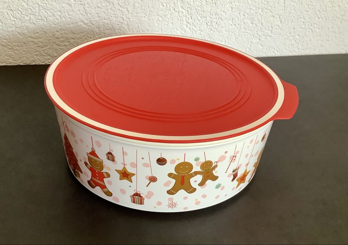 Tupperware Behälter & Ähnliches: Tupperware Vorratsdose 1.5L Lebkuchen Motiv rot  – Gebraucht aus Züberwangen von benjause