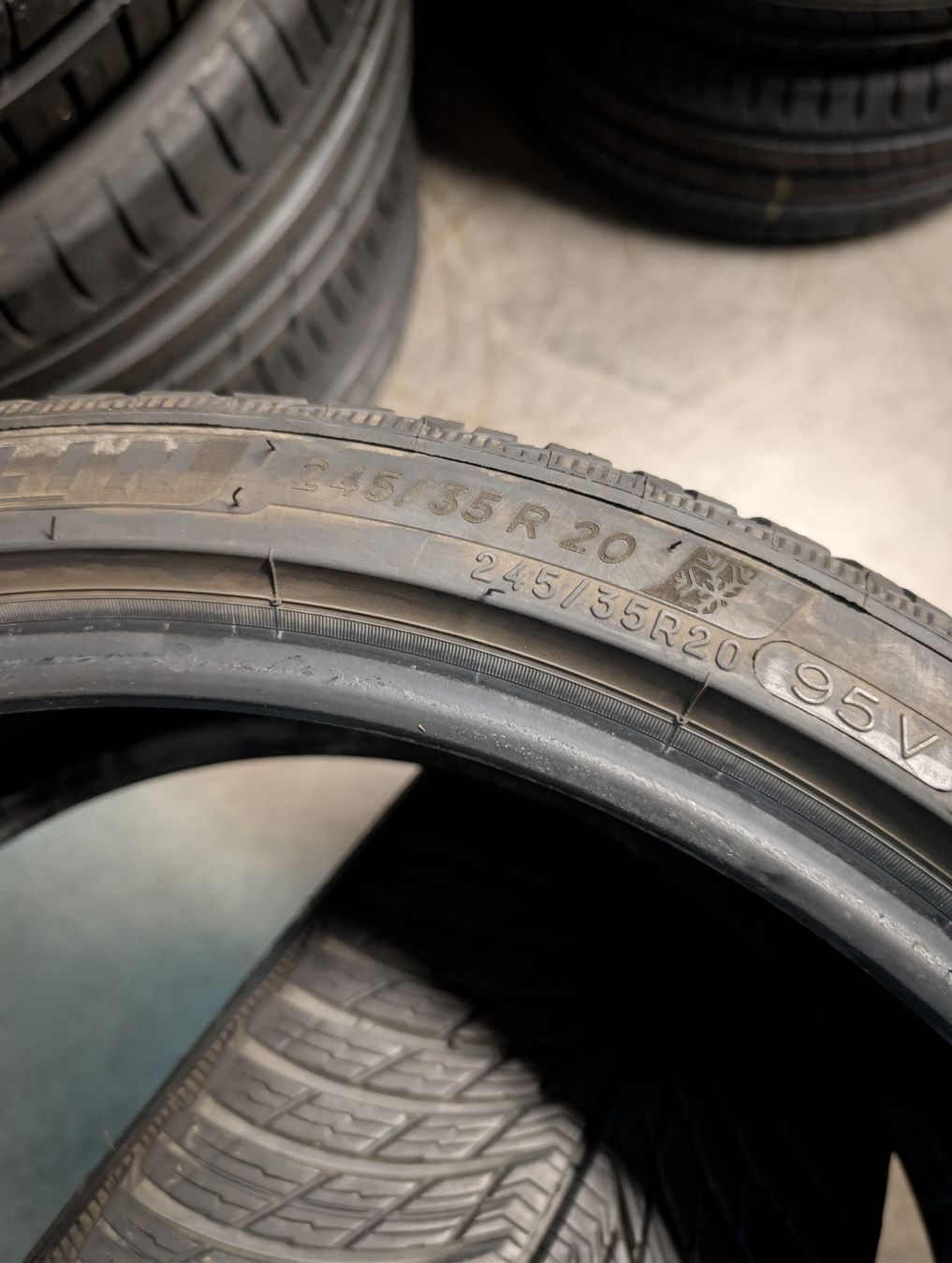 Michelin Pneus & Roues: Winterreifen  – D'occasion à Dürrenäsch par Pneu-Idris 4