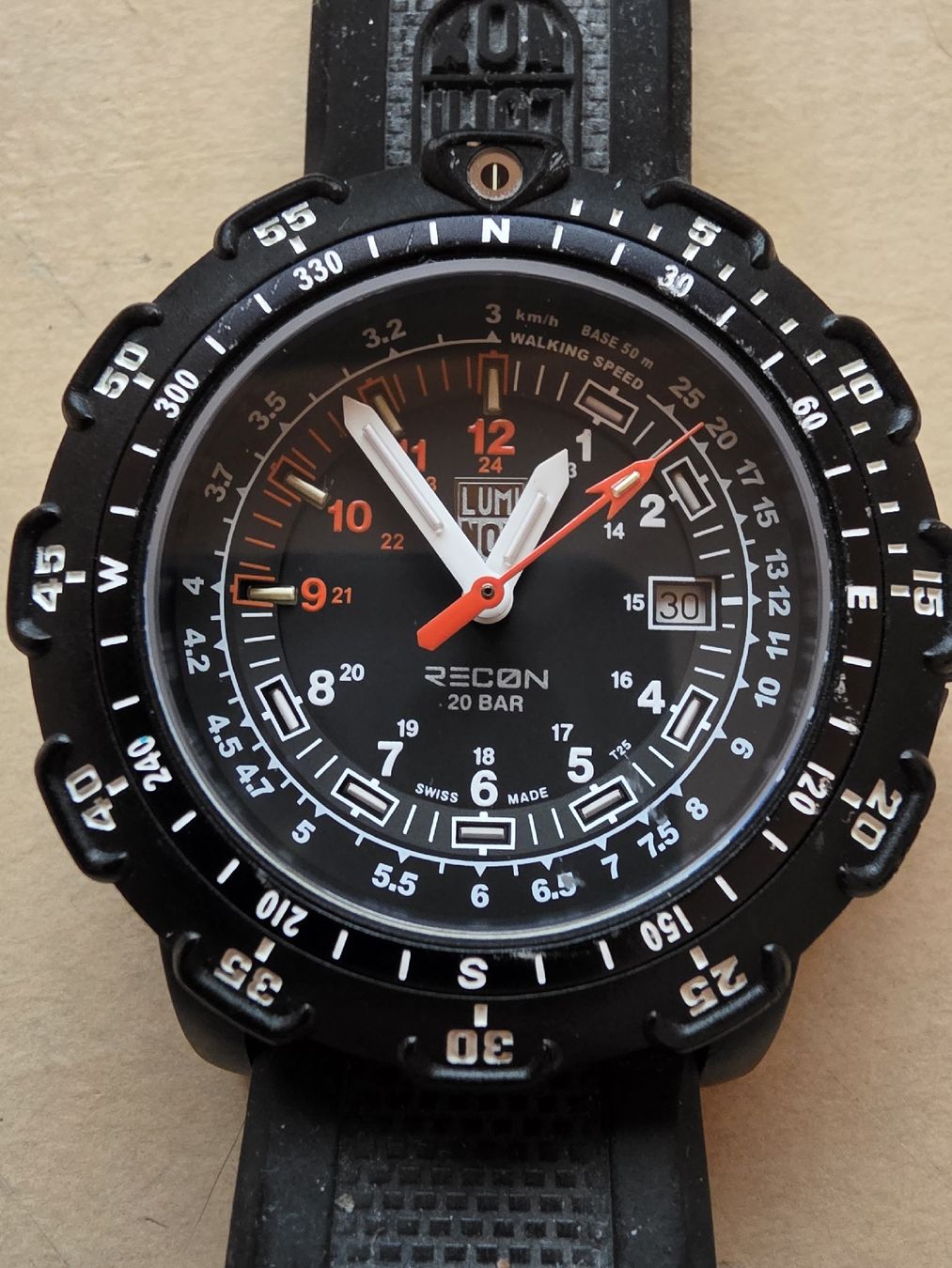 Luminox Orologi: Luminox Recon 8800 series – Usato da Liebefeld venduto da brokeaf 2