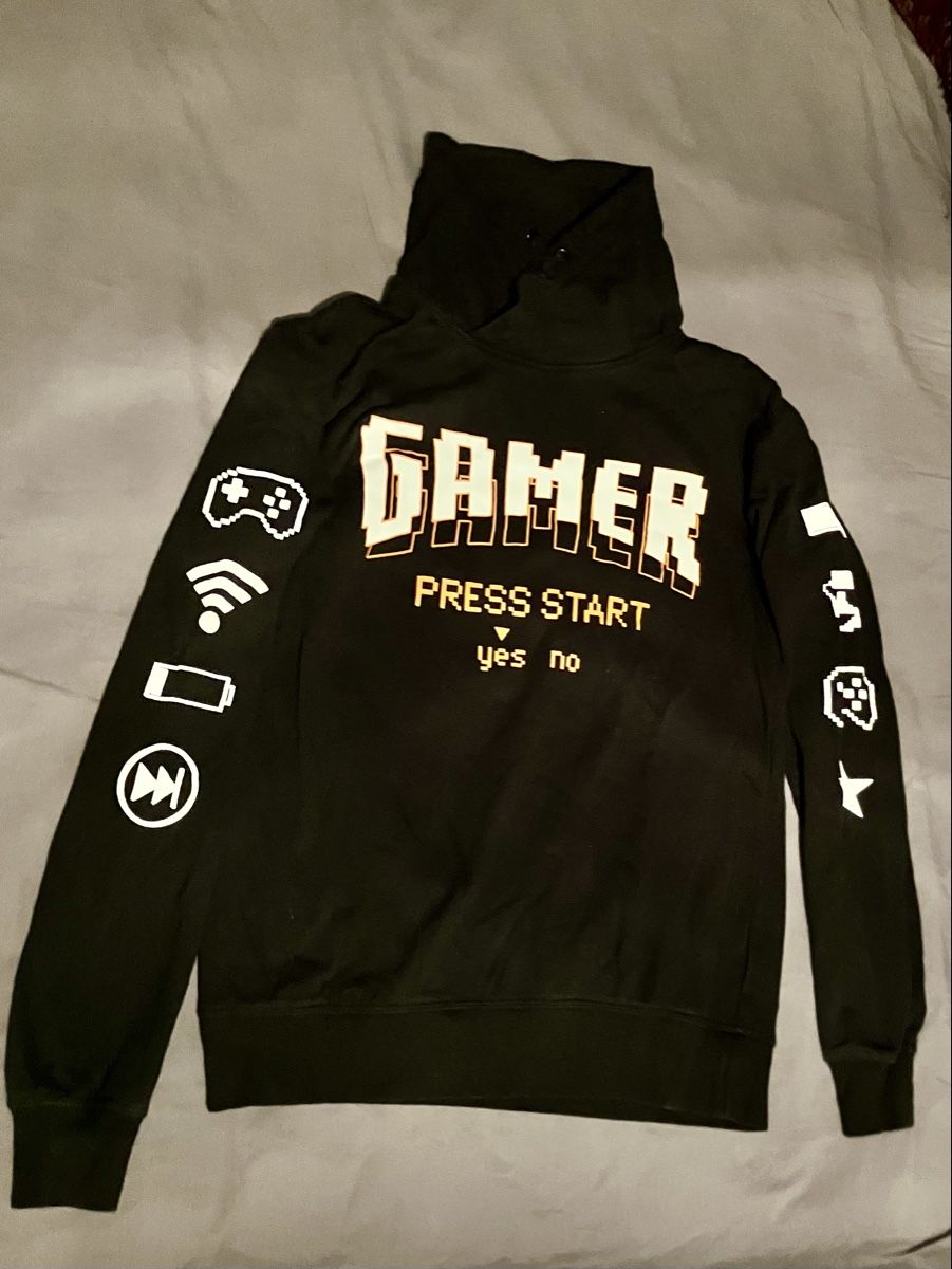 H&M Maglioni & Felpe: Cooler Gamer Hoody – Usato da Hettlingen venduto da MissZotti