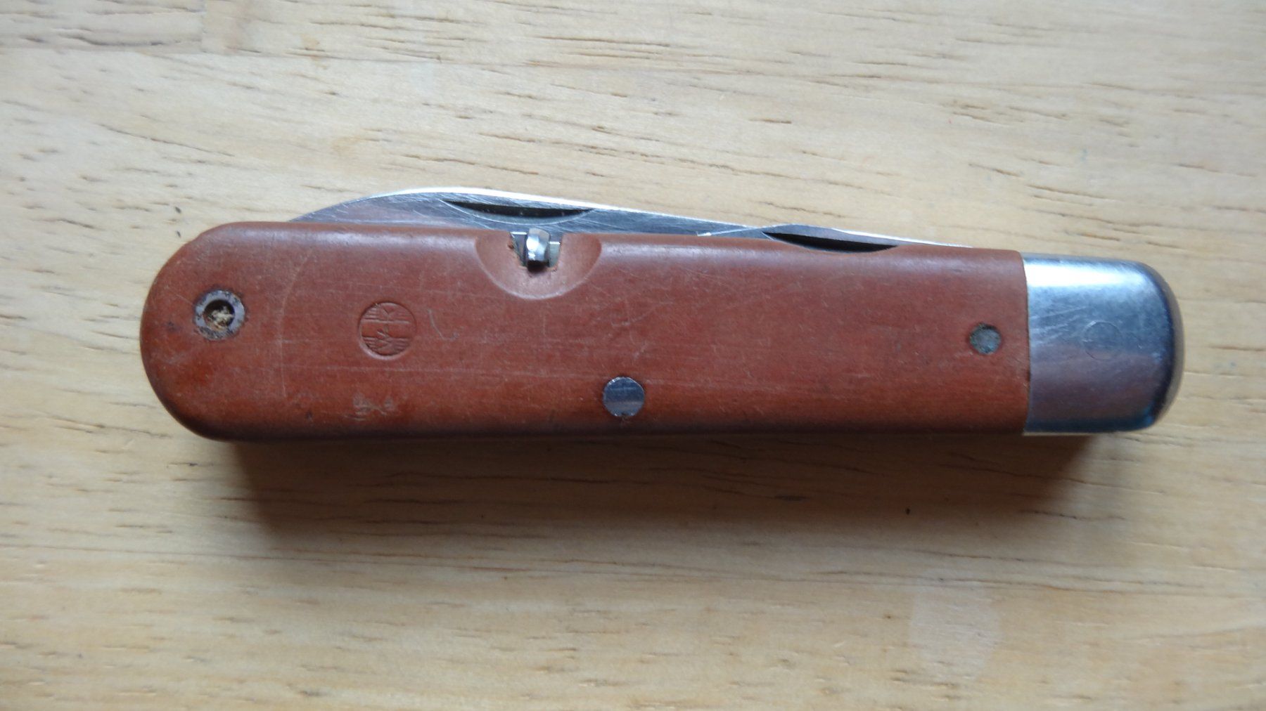 Schweizer Armee Coltelli tascabile: Couteau helsener schwyz 1945 – Usato da Rebeuvelier venduto da falcon58