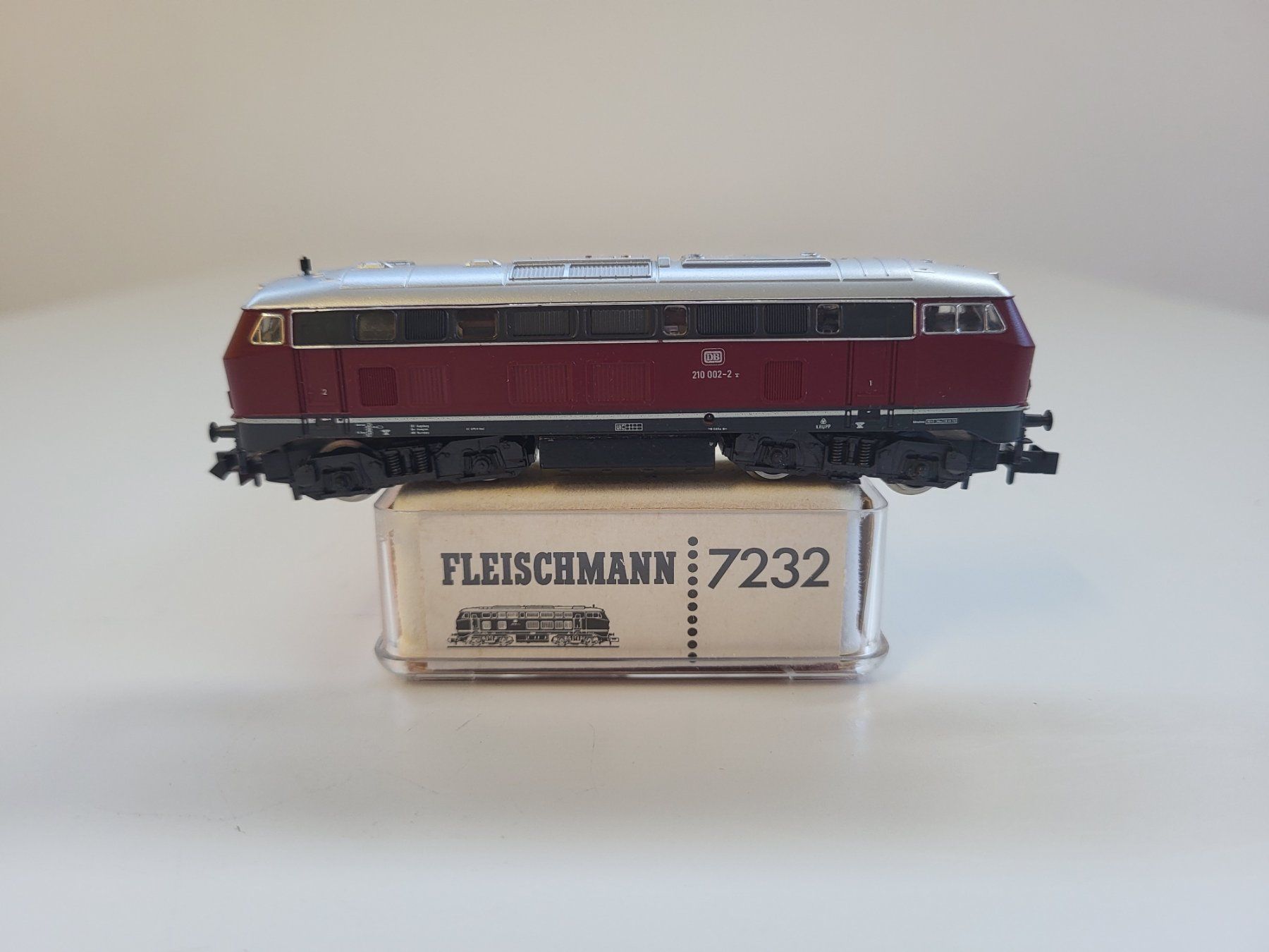 Fleischmann Modelleisenbahnen: Fleischmann 7232 Diesellok 210 002-2 – Gebraucht aus Brügg BE von POU-BELLE