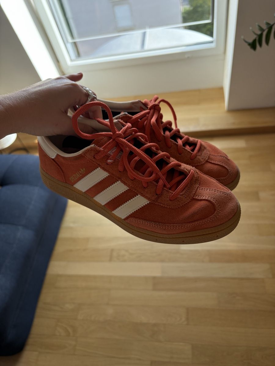 Adidas Scarpe da donna: Baskets Adidas Spezial orange et blanc – Usato da Lausanne venduto da dia_9hn2 3