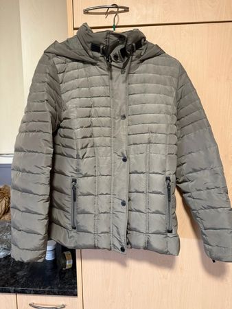 Steppjacke s.Oliver bronzegrün mit Kapuze kaum getragen