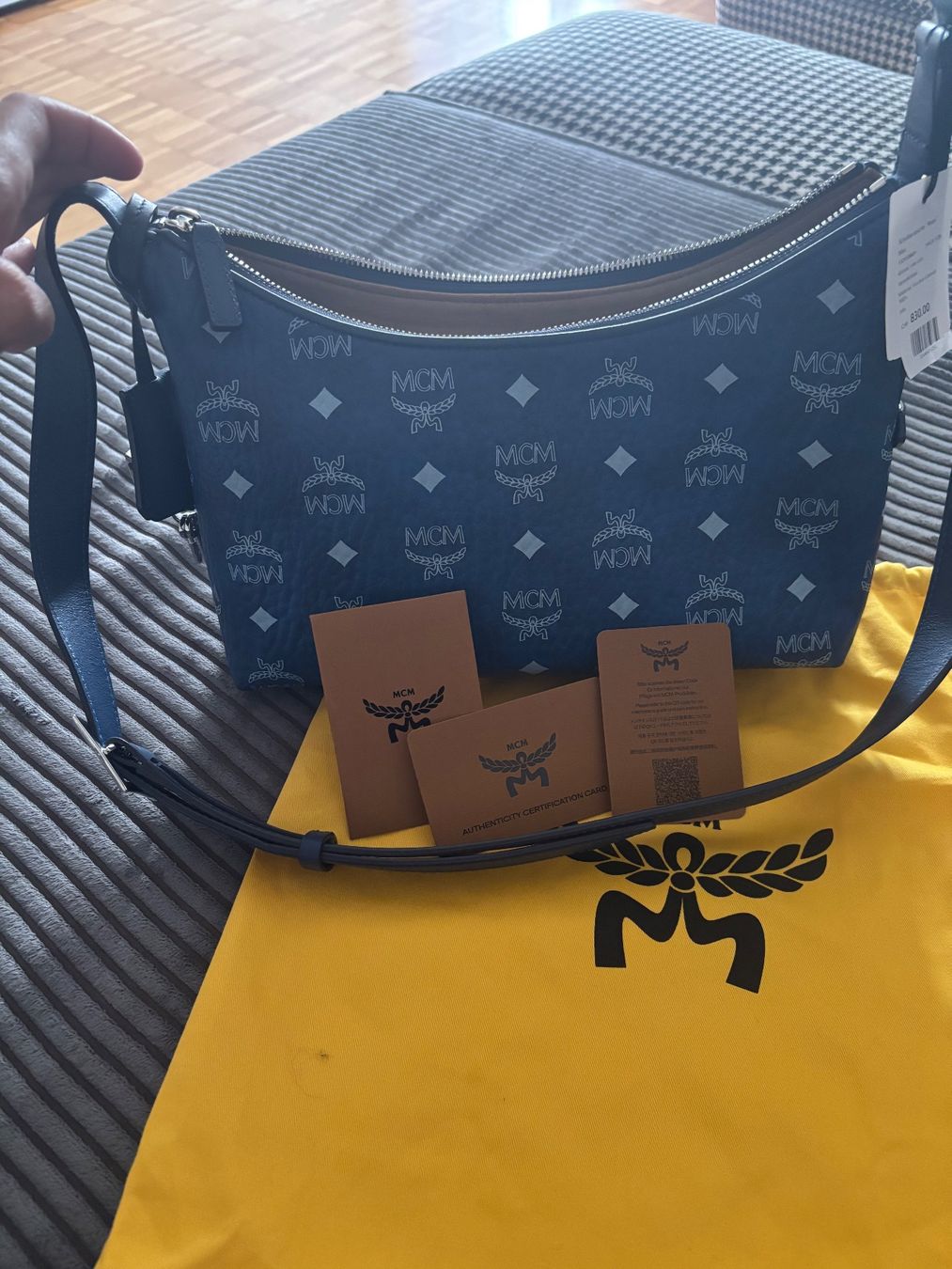 Mcm Taschen für Damen: MCM Schultertasche "Aren" blau neu – Neu und originalverpackt aus Spreitenbach von seida76 1