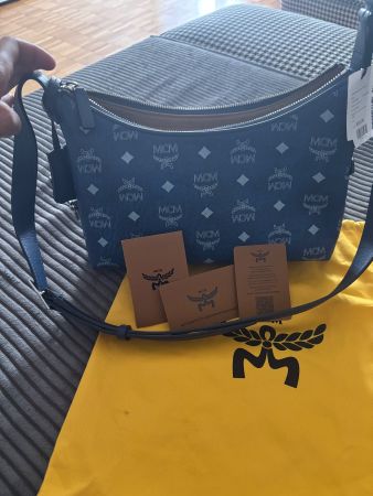 MCM Schultertasche "Aren" blau neu