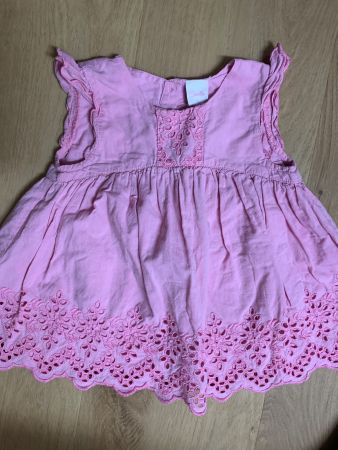 Sommerliches, rosa Kleidchen mit Stickereien, Grösse 86