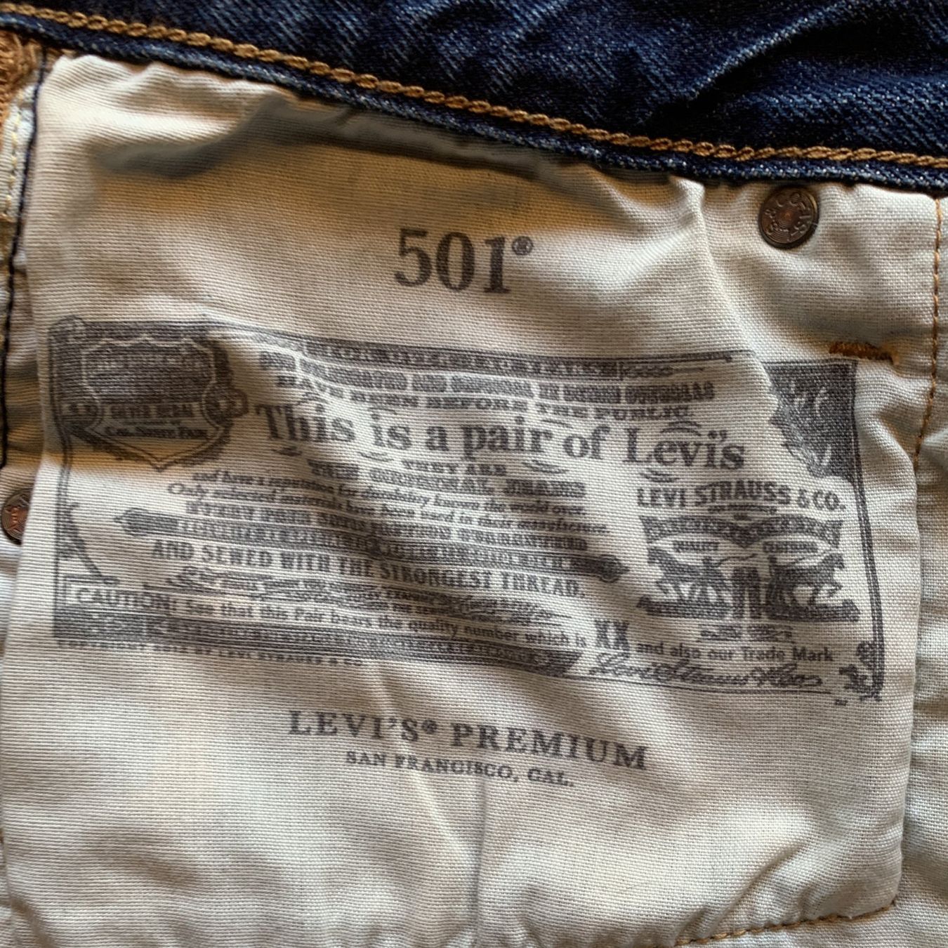 Levi's Jeans: Levi's 501 Blaue Jeansshorts – Usato da Chalais venduto da Decoarts.art 5