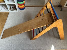 Pikler Dreieck aus Holz mit Schiebetop-Zustand Montessori