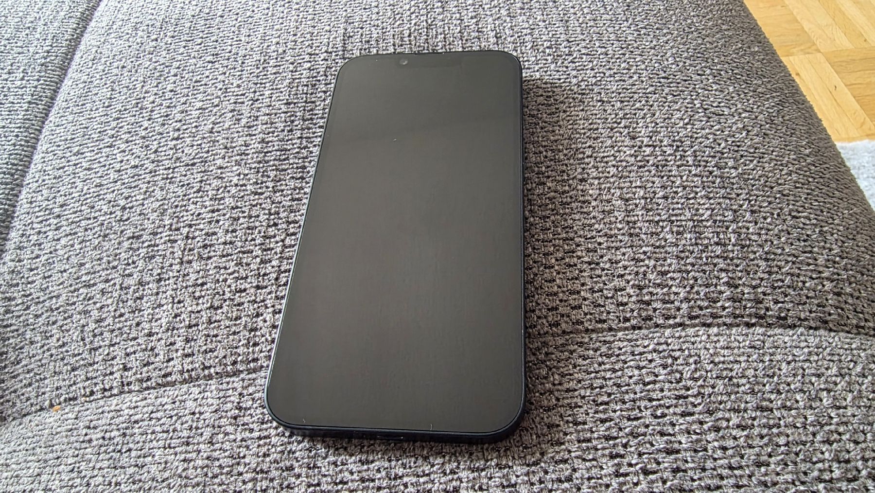 Apple Telefoni cellulari / Smartphones: IPhone 14 128GB Midnight //  AB 1 CHF – Nuovo (secondo la descrizione) da Interlaken venduto da Stueffe