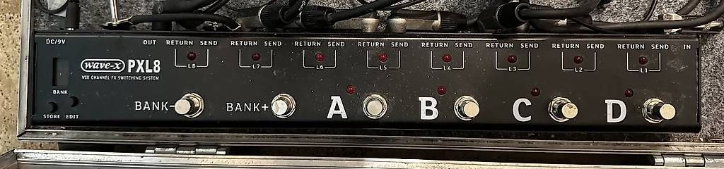 Instruments de musique: PXL8 Programmierbarer Loop Switcher 8 Loops – D'occasion à Schliern b. Köniz par pascu01 1