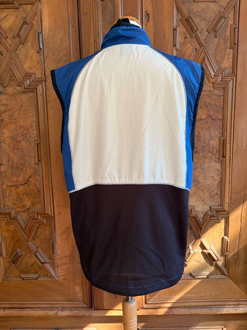 Nike Gilets: NIKE Weste  Gr. M  Zustand: Perfect – D'occasion à Interlaken par Bona55 2