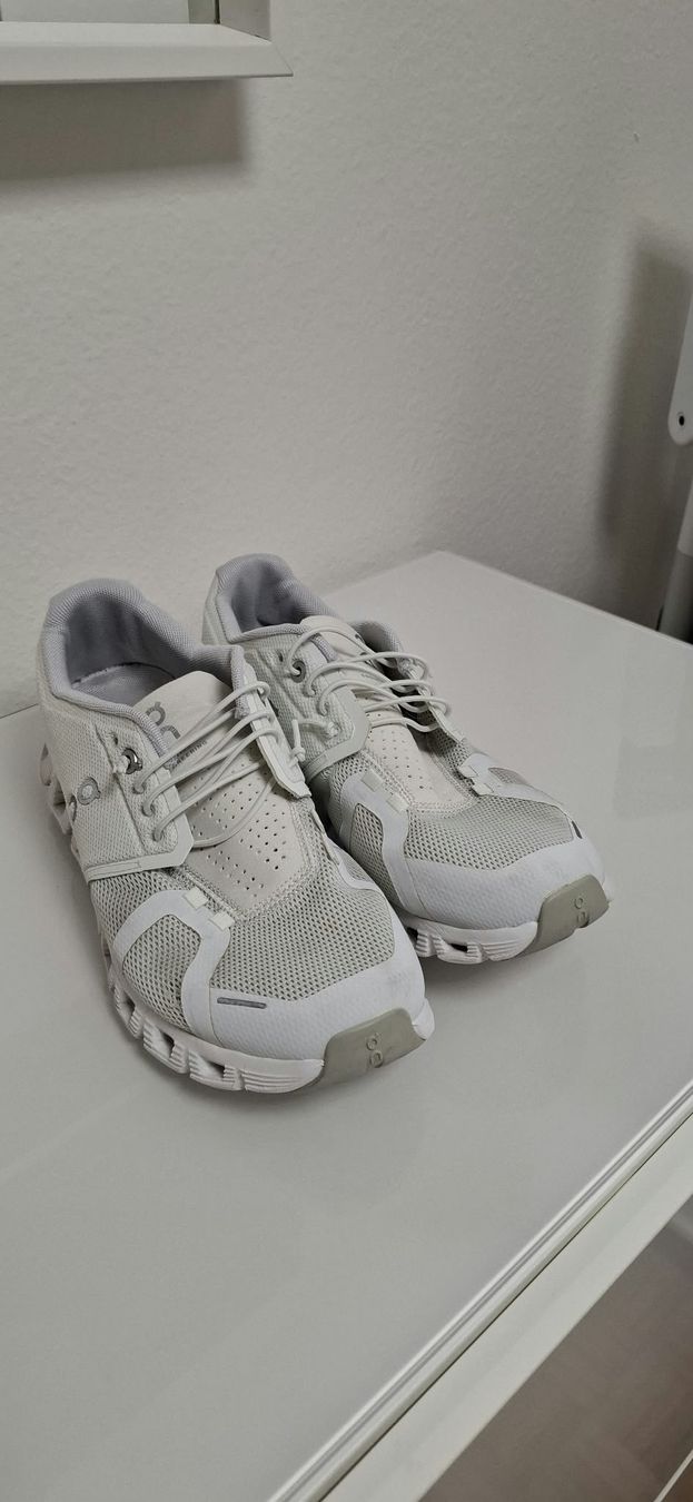 On Damenschuhe: ON CLOUD – Gebraucht aus Embrach von Musti20
