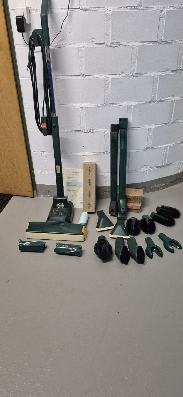Vorwerk Staubsauger & Zubehör: Vorwerk Kobold EB 351 mit div. Zubehör – Gebraucht aus Wallbach von Uky566