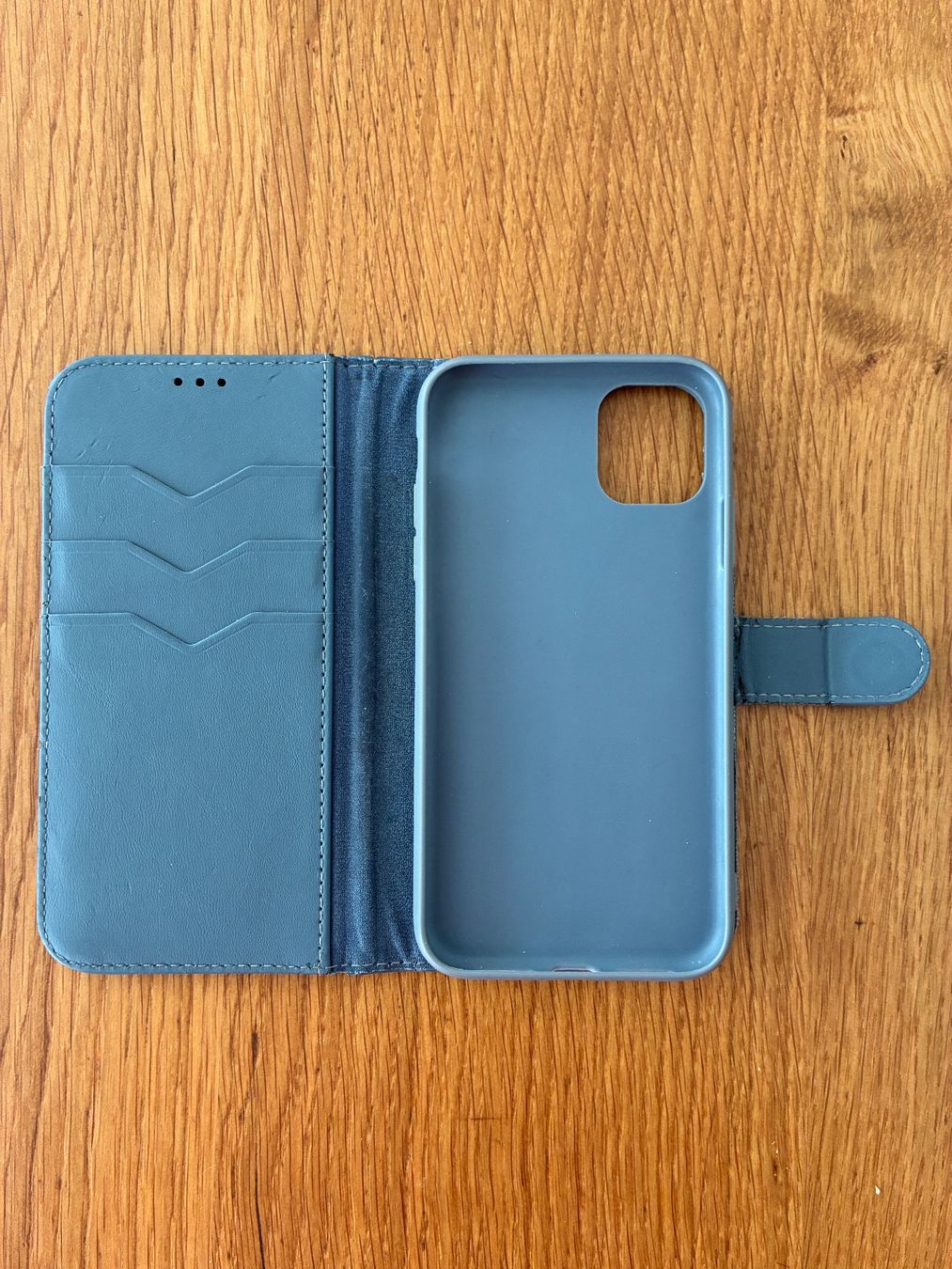 Cover & Protezioni schermo: 2 Coques Iphone 11 – Usato da Winterberg venduto da cel_8vpx 3