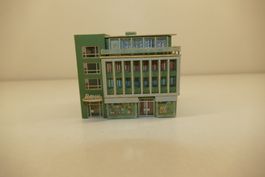 Vollmer N: Stadthaus mit Bank