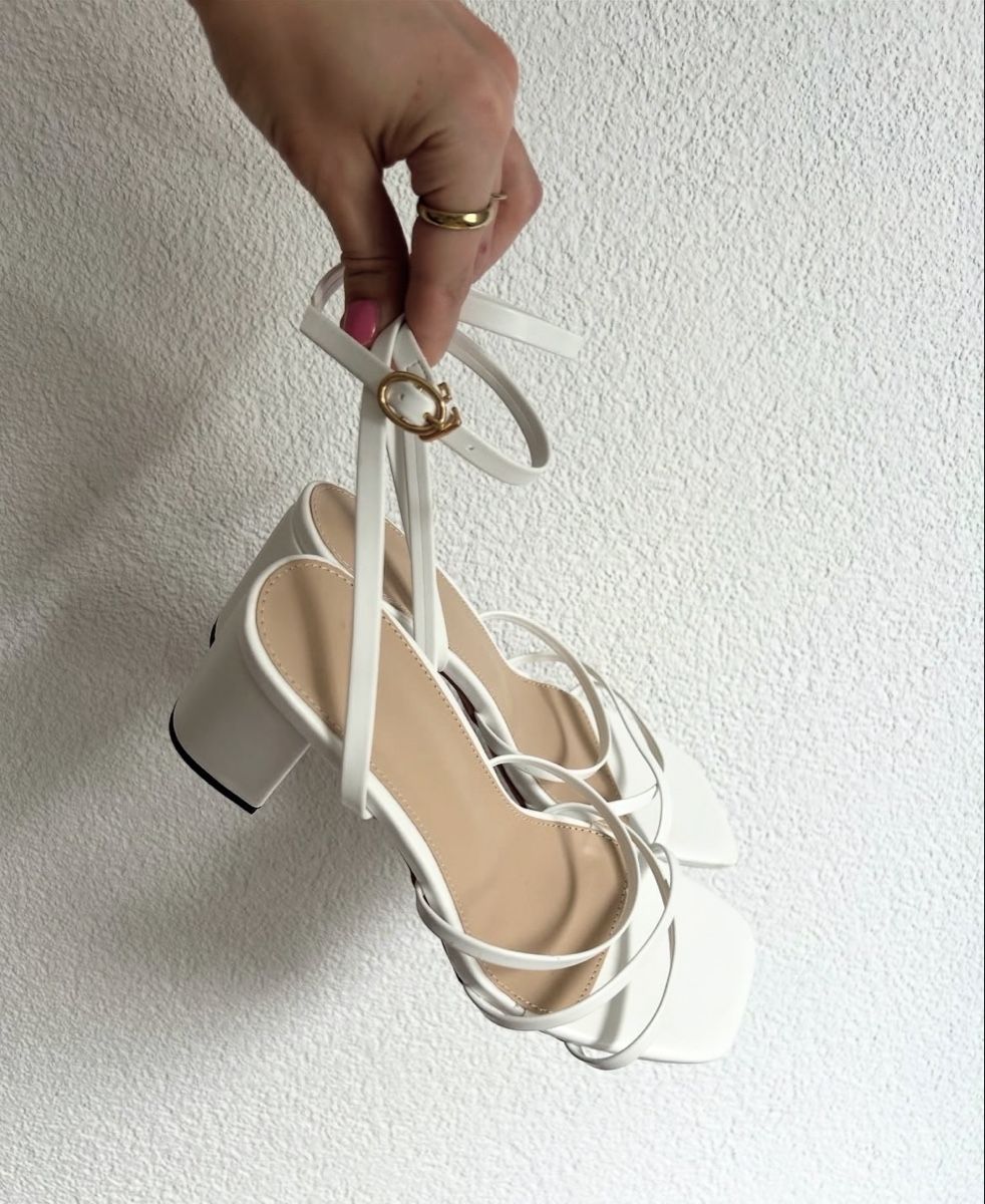 Scarpe da donna: Sandaletten weiss Grösse 38  – Usato da Chur venduto da faja7000