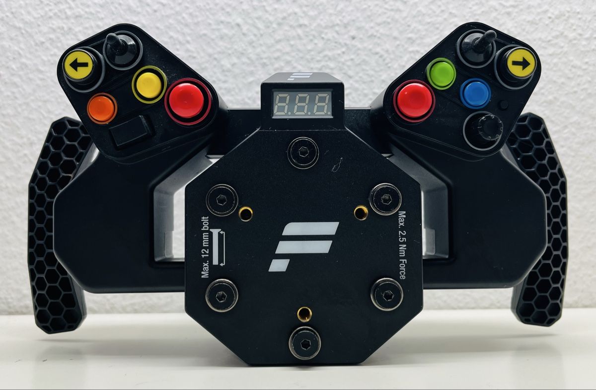 Fanatec Controller: Fanatec SimRacing CSL Universal Hub - wie neu – Usato da Onex venduto da KTaufiq