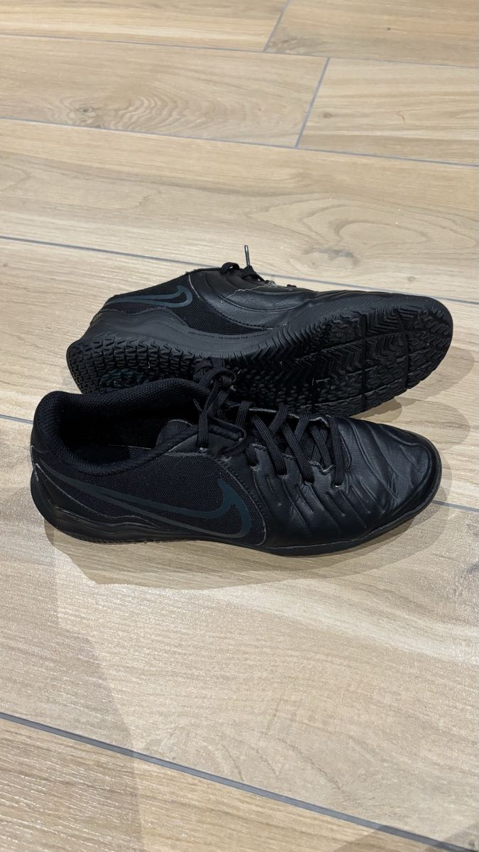 Nike Scarpe per ragazzi: Hallenschuhe Nike Gr 40 – Usato da Fehraltorf venduto da naluk