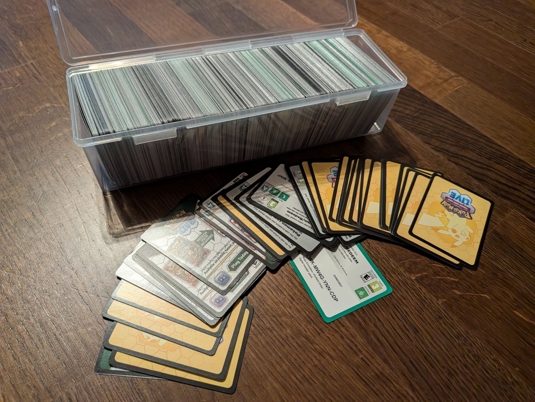 Pokémon Giocattoli: Pokémon TCG Live – Bulk ca. 800 Unused Digital Code Cards – Nuovo (secondo la descrizione) da Glattpark(Opfikon) venduto da fnhabach