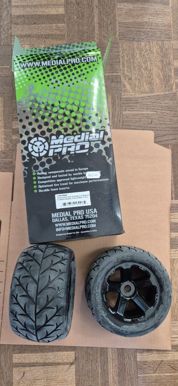 Modellismo RC: Zwei Highgrip Medial Reifen – Usato da Wallisellen venduto da robvar 1