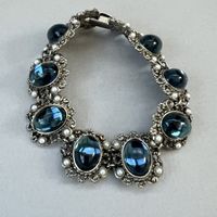Vintage 50s Oval Iridescent Topaz Blue Cabochon Bracelet