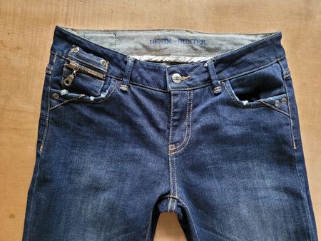 Tolle Jeans Custom Fit von Denim Hunter. W 27, L 32