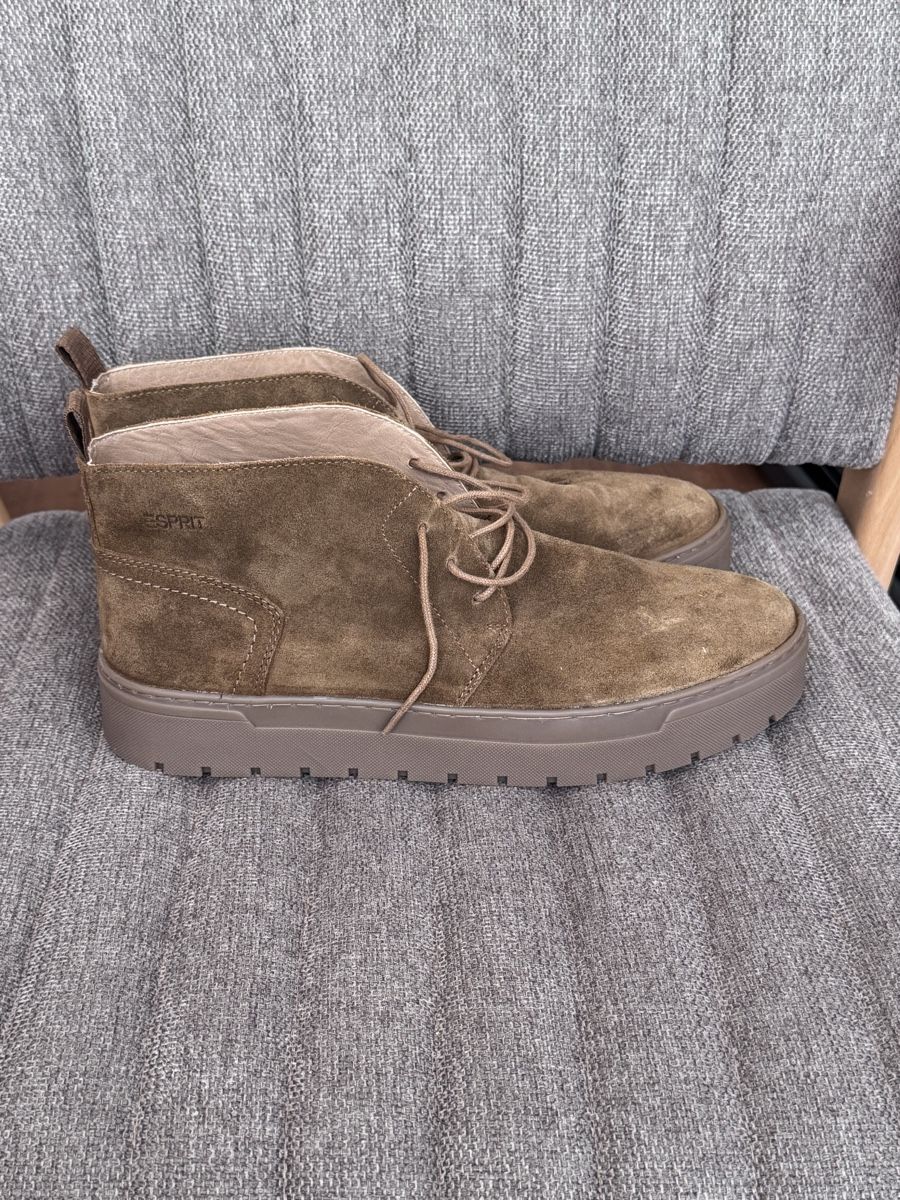 Esprit Scarpe da uomo: Esprit Wildleder Boots Gr. 44 NEU – Nuovo e nell'imballaggio originale da Luzern venduto da raquel.m