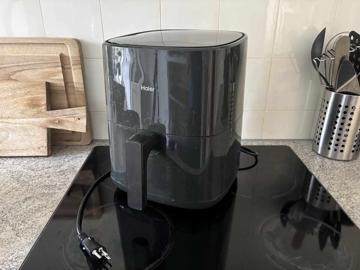 Elettrodomestici da cucina: Heissluftfritteuse Haier schwarz mit Touch Display gebraucht – Usato da Basel venduto da sam_9l6h