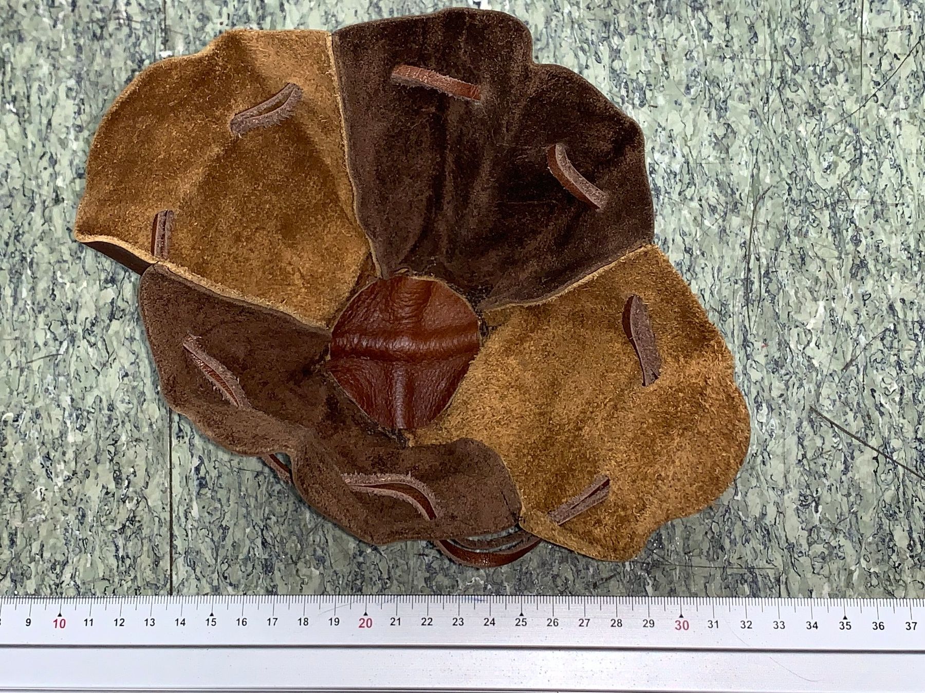 Taschen: Ledertasche mit Schnur Säckel Geldsack Tabaksack Leder – Gebraucht aus Rickenbach SZ von Frickler 1
