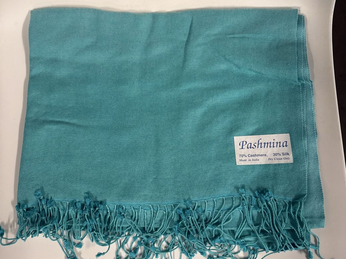 Foulard & Sciarpe: Wunderschöner Kaschmir-Seide Schal, Tuerkis, neu – Nuovo e nell'imballaggio originale da Oberägeri venduto da eladiel 1