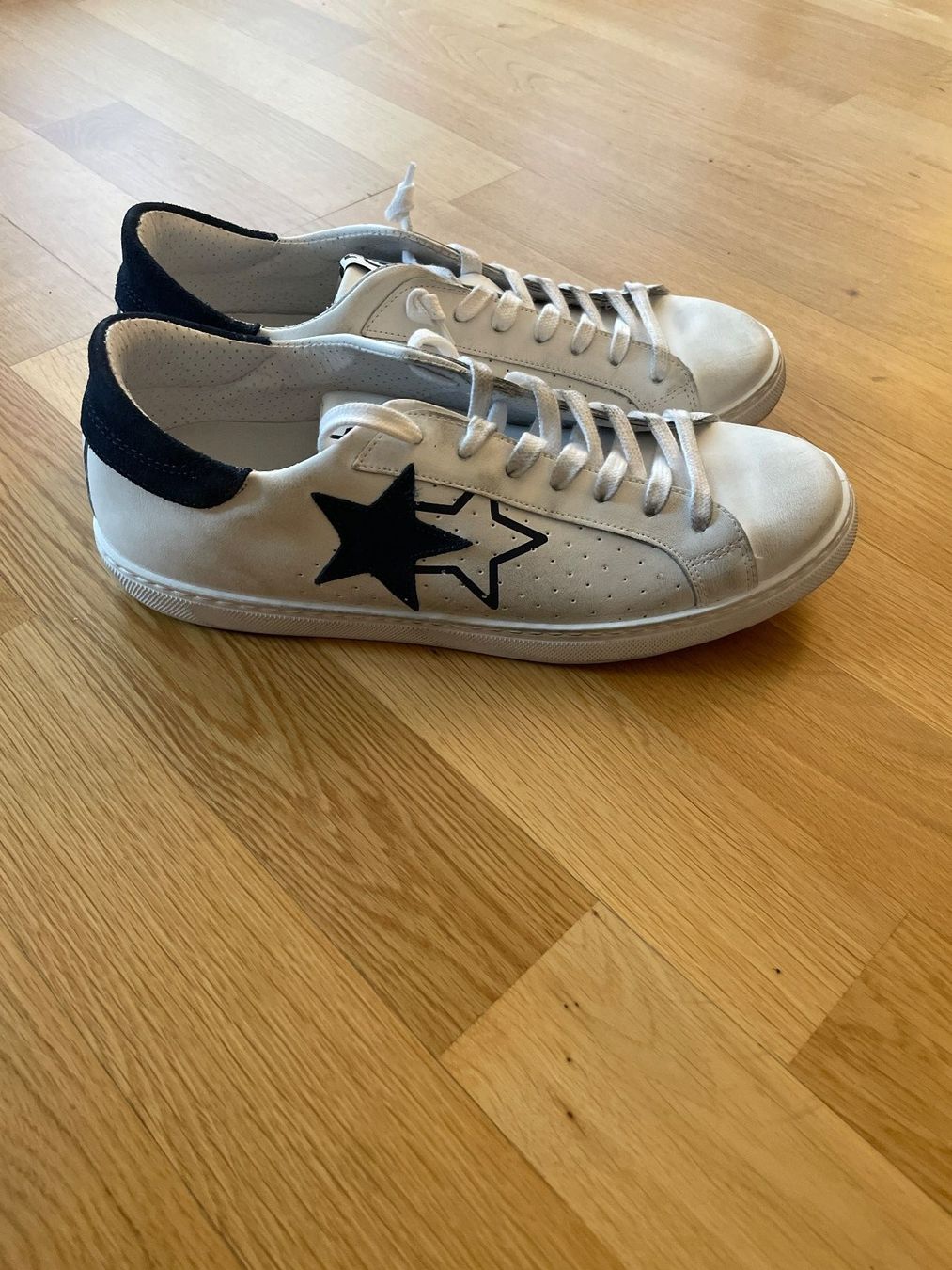 Scarpe da uomo: Herren Sneakers weiss – Nuovo (secondo la descrizione) da Niederglatt ZH venduto da ctulimp