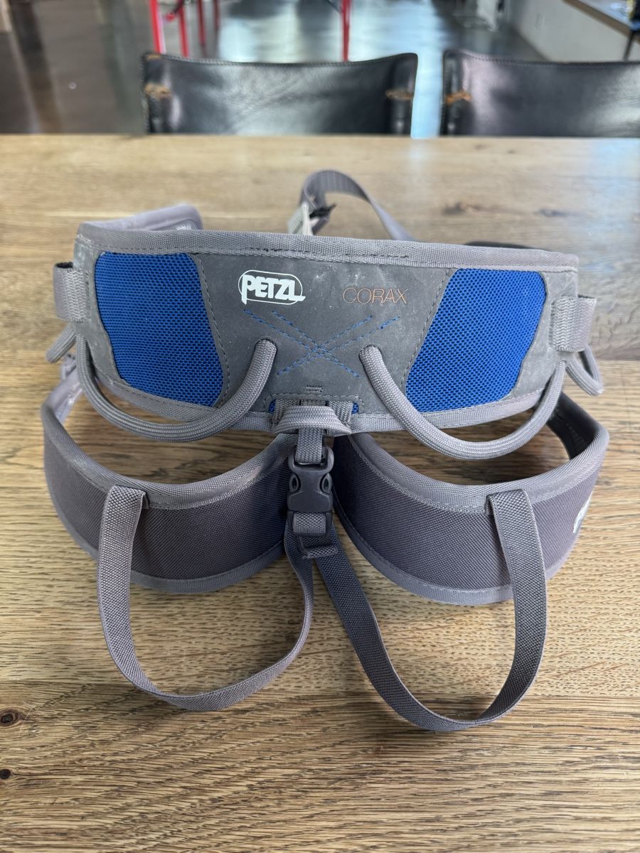 Petzl Attrezzatura da arrampicata: Petzl Klettergurt Corax Gr. 1 – Usato da Zürich venduto da lillaulrich 2
