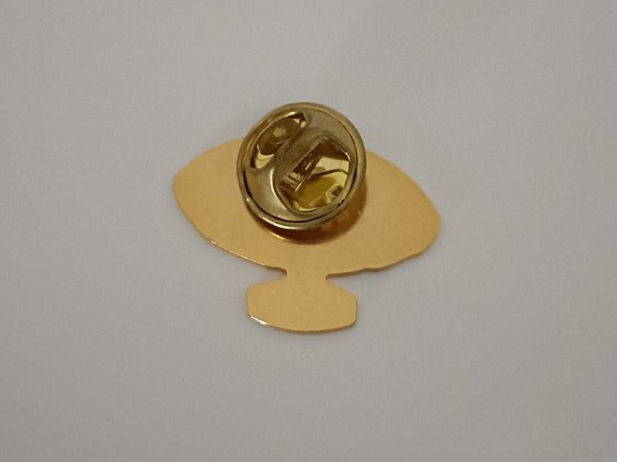 Placchette & Badge: Pin Sugus Sonnenschirm Box 26 – Usato da Köniz venduto da Pinscollect 1