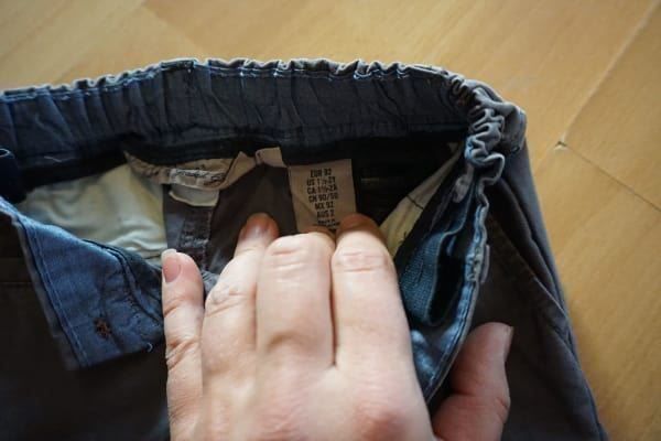 H&M Pantaloni: Jungenhose grau von H&M Gr.92 – Usato da Zürich venduto da einalemjena 2