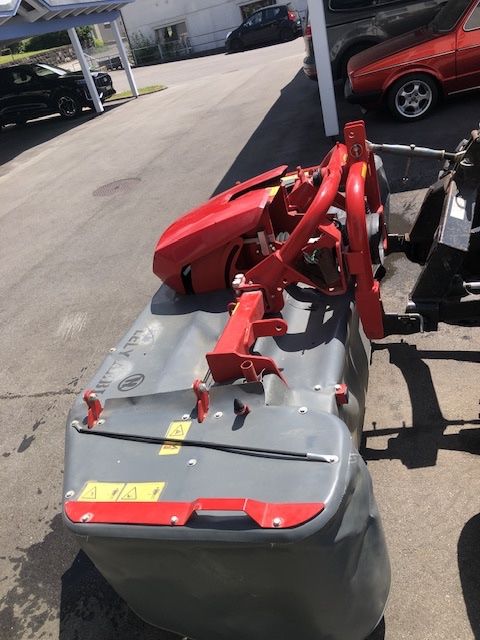 Lely Tutte le macchine: Mähwerk Lely 220 FA zu Aebi TT – Usato da Schwarzenberg LU venduto da Mountain73 1