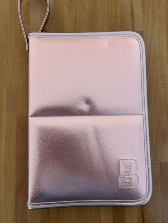Etui für Schminkpinsel von Beauty Bay neu