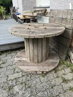 Bobine, Kabeltrommel als Tisch / Gartentisch aus Holz