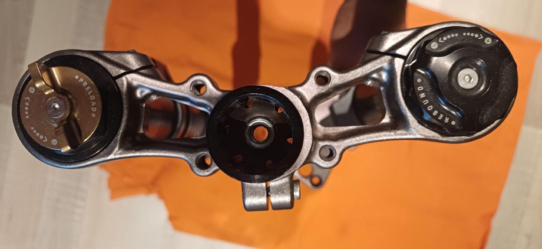 Sur-Ron Tutti i ricambio per moto: Fourche surron origine – Usato da Renens VD venduto da Kitealex 1
