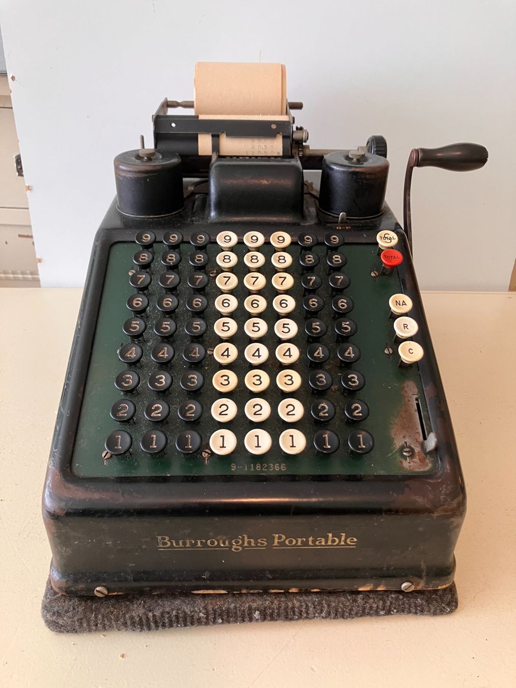 Tutte le macchine: Burroughs Portable Addiermaschine Rechenmaschine – Usato da Basel venduto da djwwpp