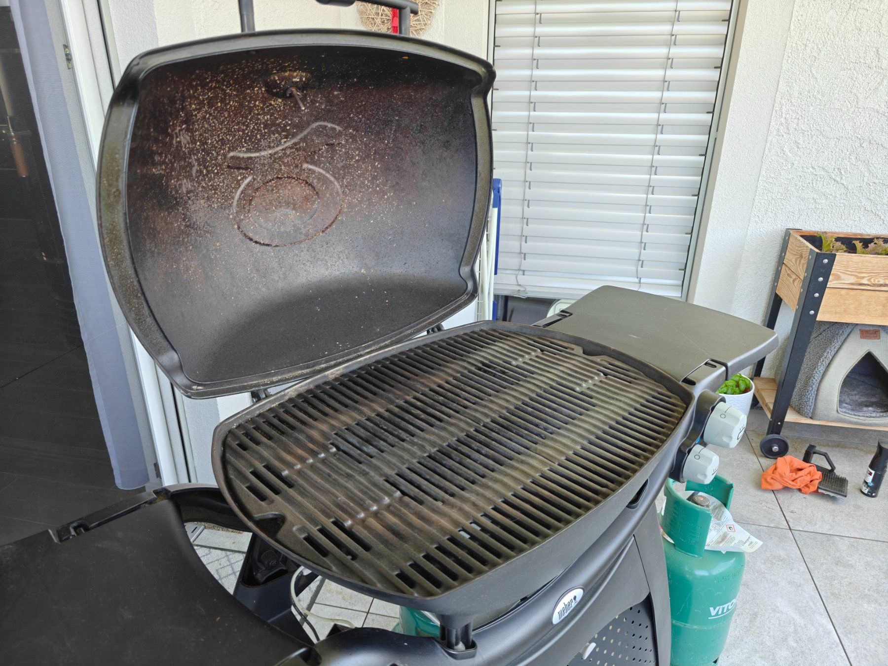 Weber Griglie: Weber Gasgrill Q 3200 7 kW – Usato da Fläsch venduto da Karbonec 5