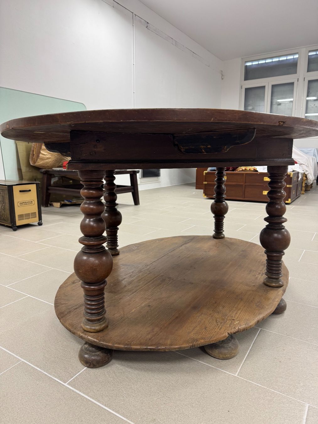 Tavoli: Table Louis Philippe en Noyer Massif – Usato da Oeschseite venduto da -Luxury-On-Line- 4