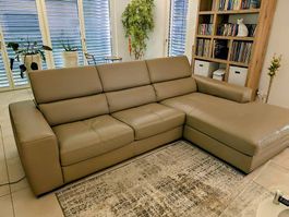 Modernes Echt-Leder Ecksofa beige mit Liegeteil für Sie!
