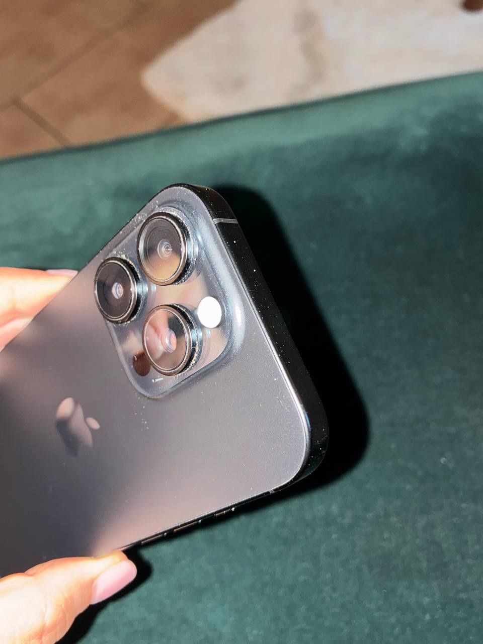 Apple Telefoni cellulari / Smartphones: iPhone 16 pro / 256 GB / Black Titanium – Usato da Zürich venduto da tal_9vpj 7