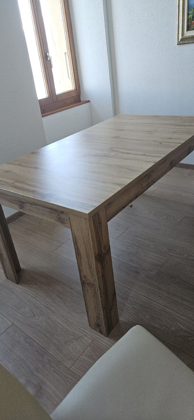 Tavoli: Excellent condition, oak finish. – Nuovo (secondo la descrizione) da St-Gingolph venduto da Denelhen 1