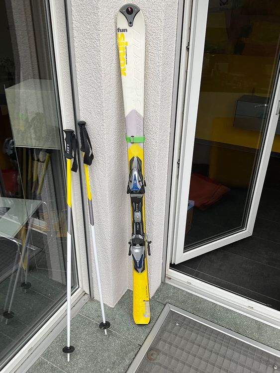 Miniatur-Snowboards Mit Skistöcken – Rote Schneesport-Deko Für Weihnachtswichtel & Winter-Dekoration