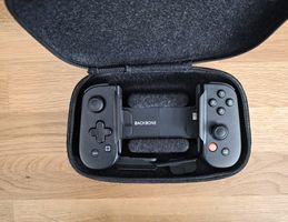 Backbone One Mobile Gaming Controller (USB-C) +Original Case