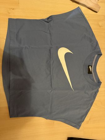 Nike Sportshirt Grösse M