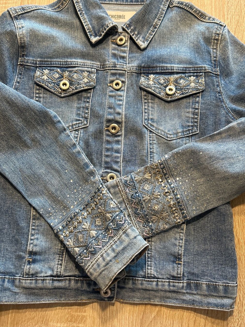 Vestes: Damen Jeansjacke blau mit Strasssteine – Neuf (Voir description) à Brunnen par Nala2929 6